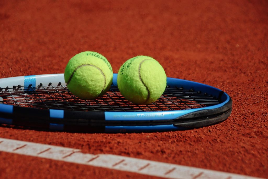 Zverev alcanza las semifinales en Toronto tras una victoria marcada por una interrupción polémica